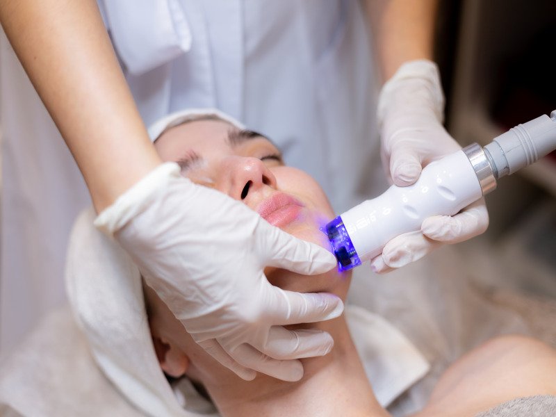 young-beautiful-girl-lies-beautician-s-table-receives-procedures (1)